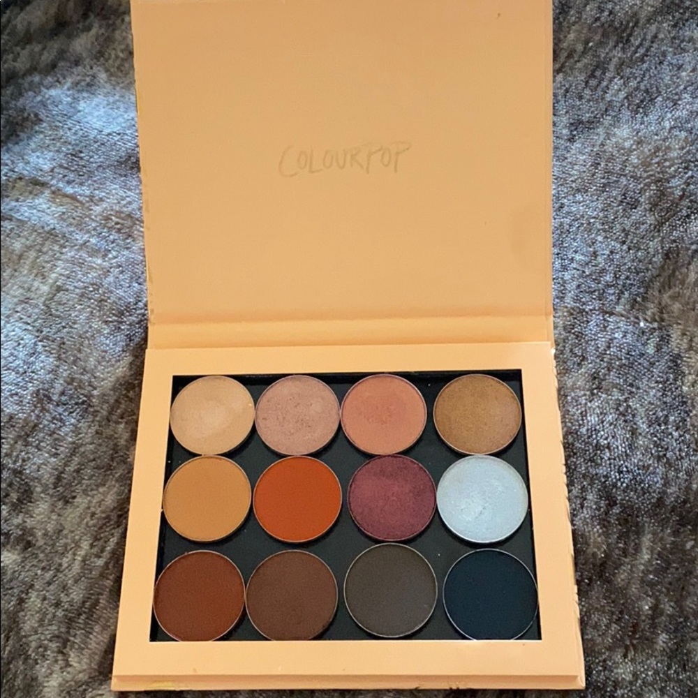 Custom palette, shadows mix.